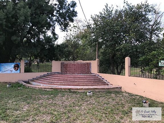 2nd image of 351 Los Ebanos Blvd