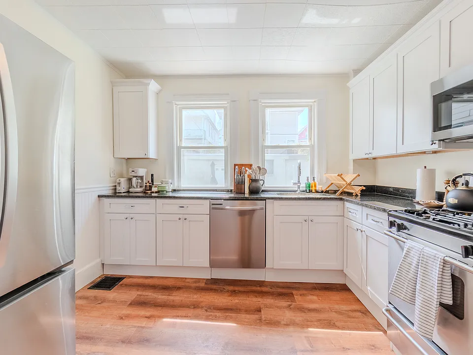 35 Albion St #3