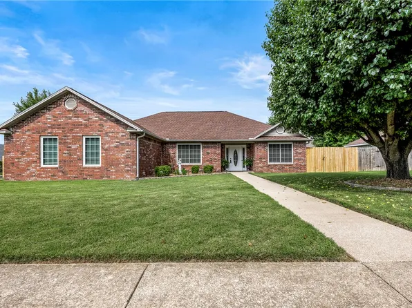 955 Todd Cir, Pea Ridge, AR 72751