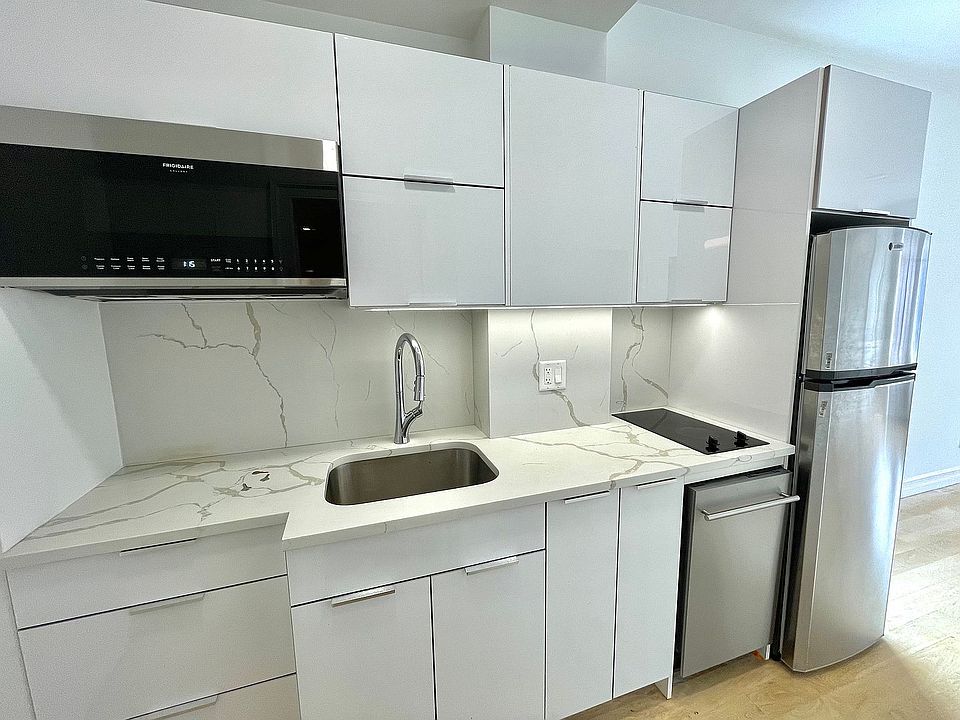 2nd image of 25 Tudor City Pl #2171