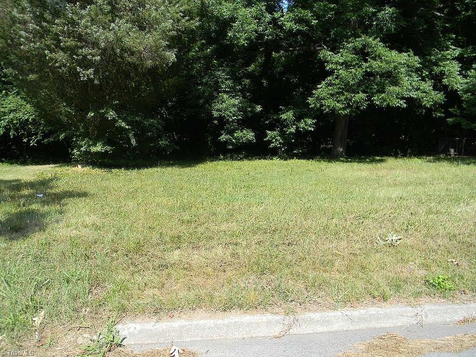 2nd image of 119 Maple Ave