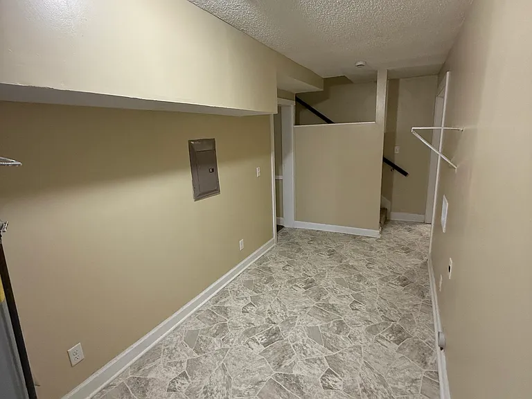 113 S Lynn St — Photo 33