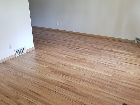 3rd image of 3821 41st St #1