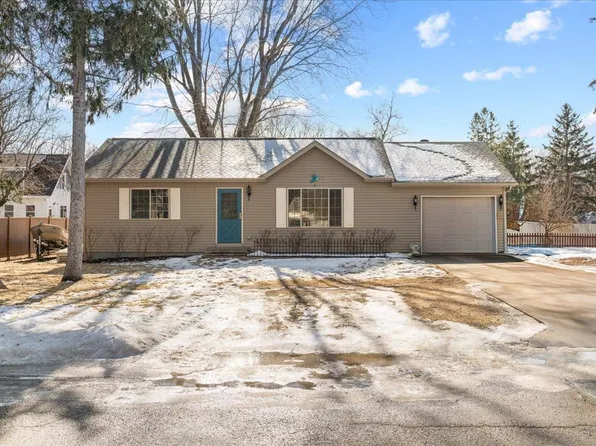 524 N 2nd St, New Richmond, WI 54017