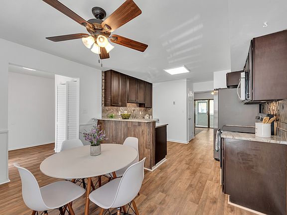 5th image of 125 Windsor Ct