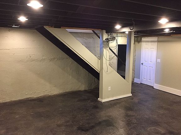 2nd image of 705 3rd Ave NE