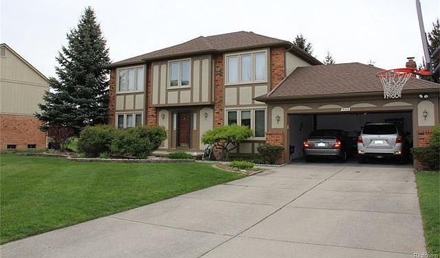 1st image of 5100 W Pond Cir