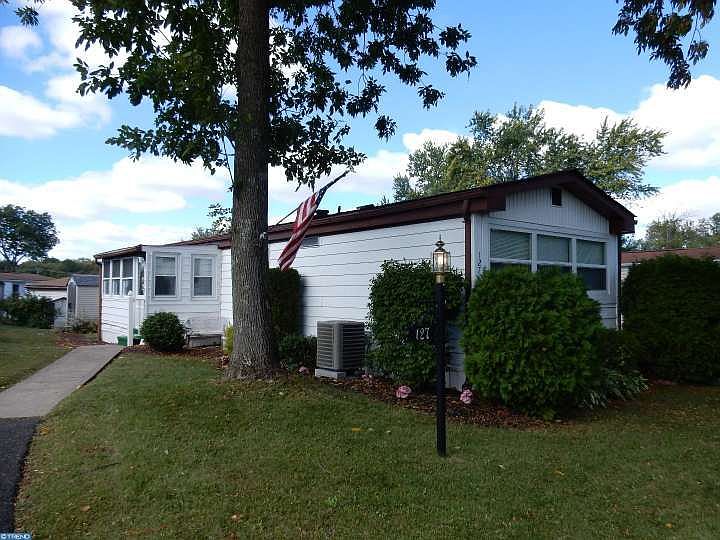 1st image of 127 Parkside Ct