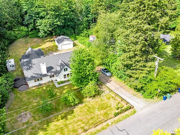 2nd image of 26700 NE Kennedy Dr