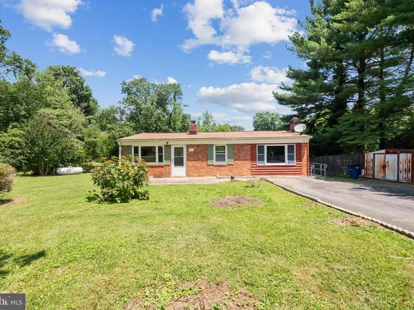 272 Maryland Ave, Hamilton, VA 20158