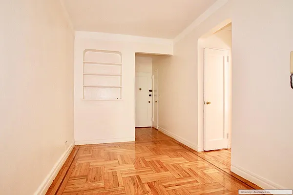 Rented by Sovereign Associates | media 22