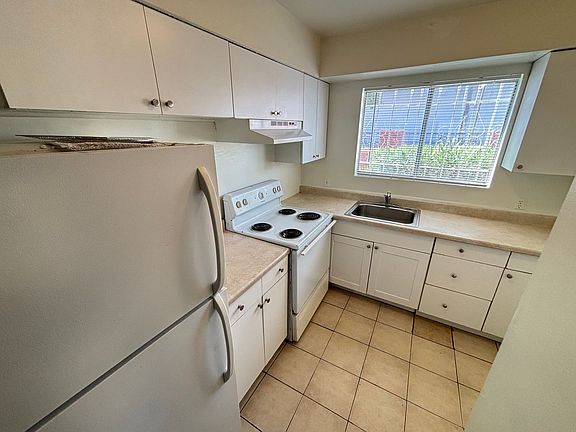 5th image of 521 S Maryland Pkwy #A03