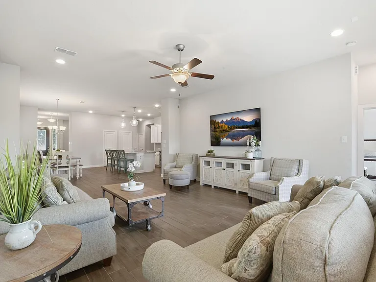 3410 Shockley Ln — Photo 2