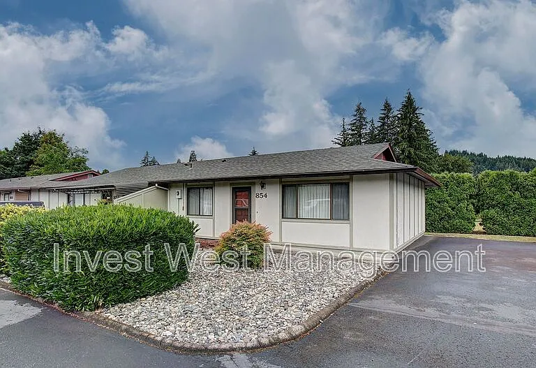 854 SE Washougal River Rd — Photo 1