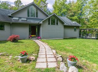 10720 Arrow Ln, Chardon, OH 44024