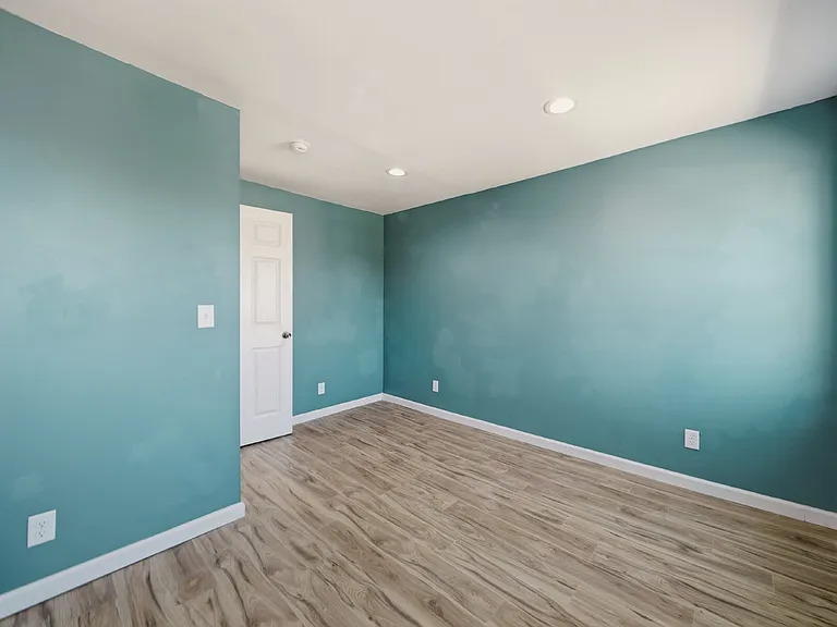 116 S High St — Photo 16