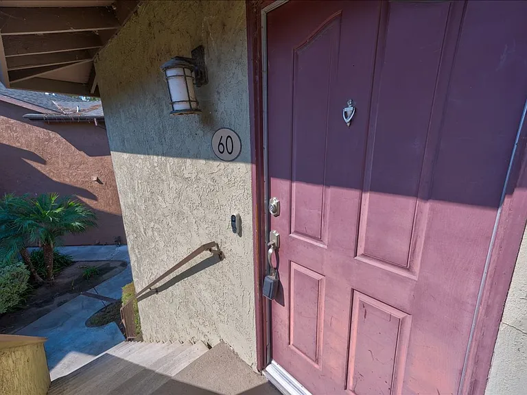 510 Calle Montecito #60 — Photo 15