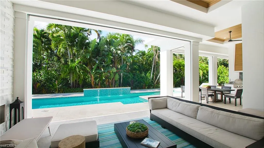 4 bed, 4.5 bath, 4000 sqft, $50,000 — Photo 3