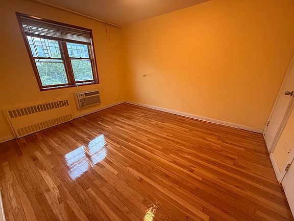 5th image of 1346 70th St Floor 2