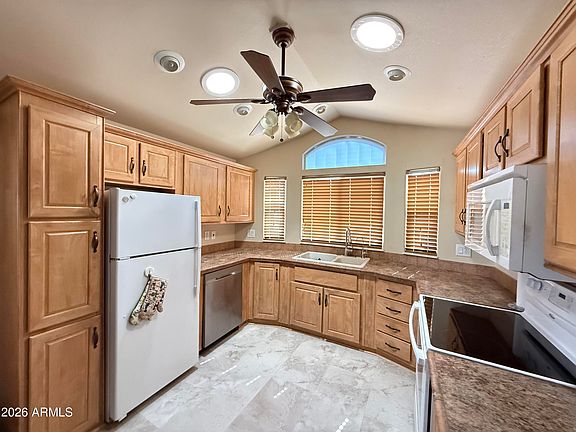 4th image of 1410 S HAVASUPAI Drive #410