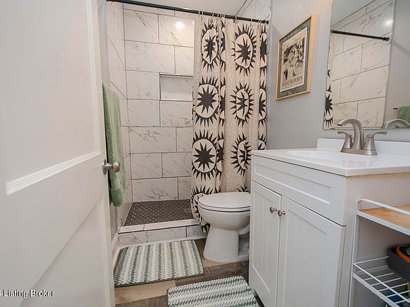 4th image of 4941 Graston Ave