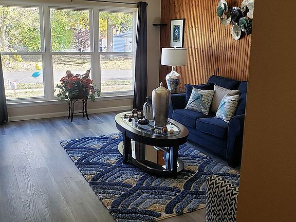 4th image of 1140 Flora Ln