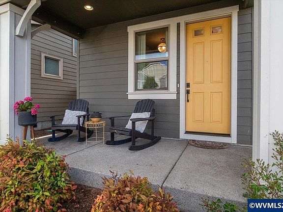 3rd image of 3338 SE Summerfield Dr
