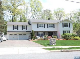 52 Greenrale Ave, Wayne, NJ 07470
