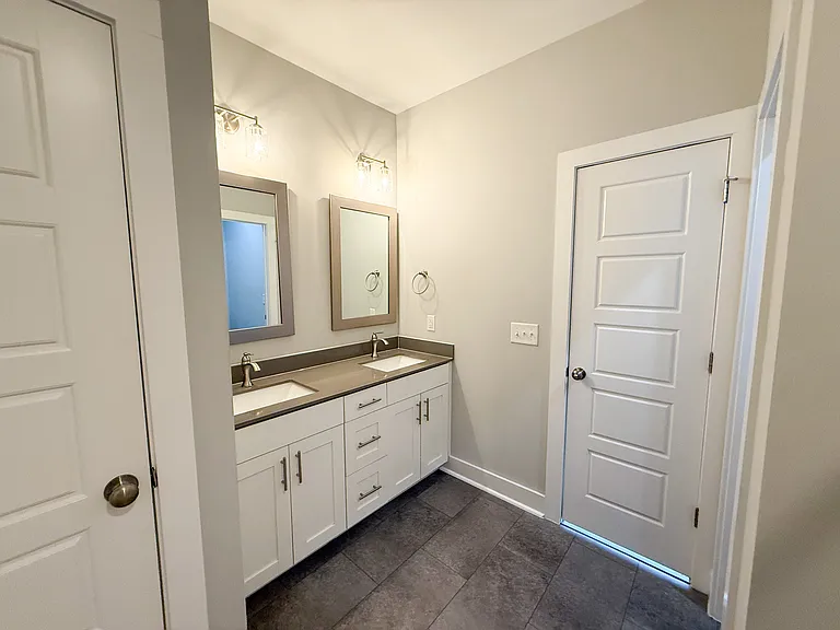 10 Slater Dr — Photo 5