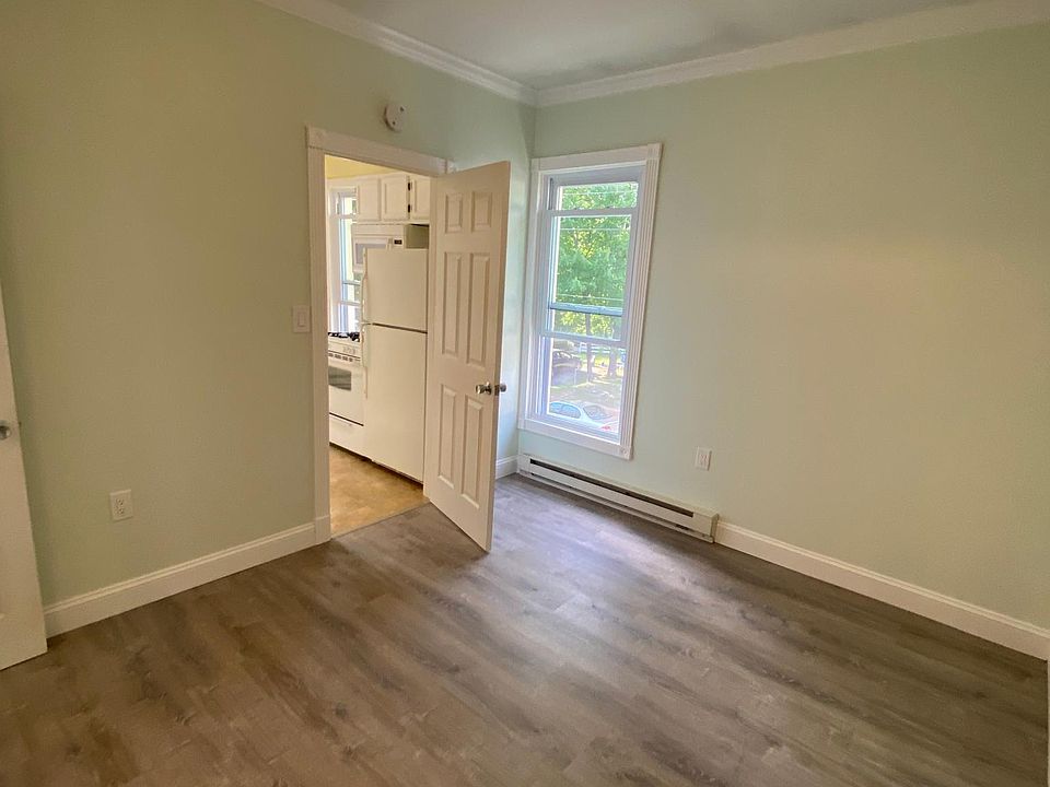1st image of 17 Warren St #2
