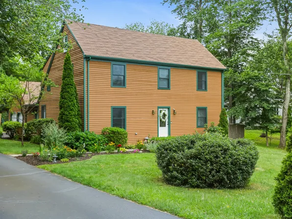 11 Park Lane, Trumbull, CT 06611