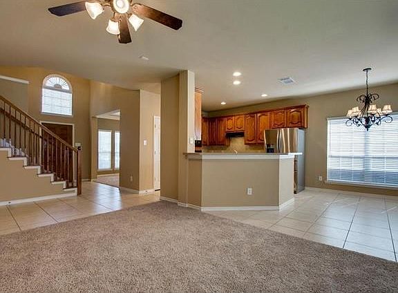 2nd image of 8609 Desert Dunes Trl