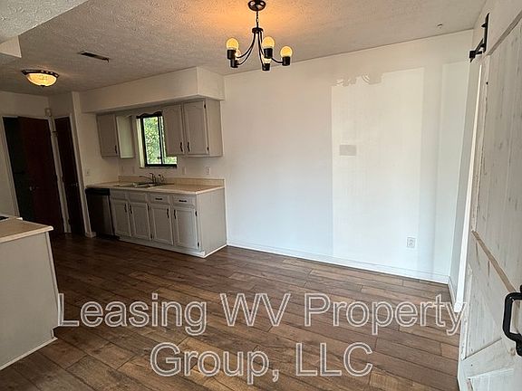 4th image of 6355 Pine Dr