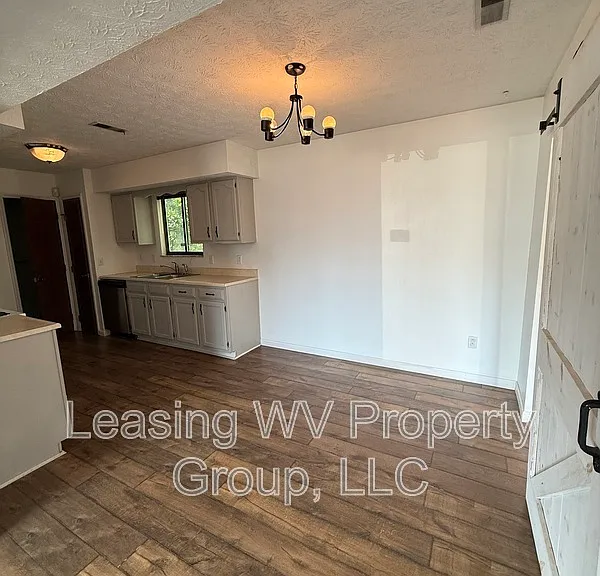 6355 Pine Dr — Photo 4