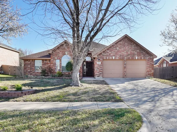 204 Village Trl, Trophy Club, TX 76262