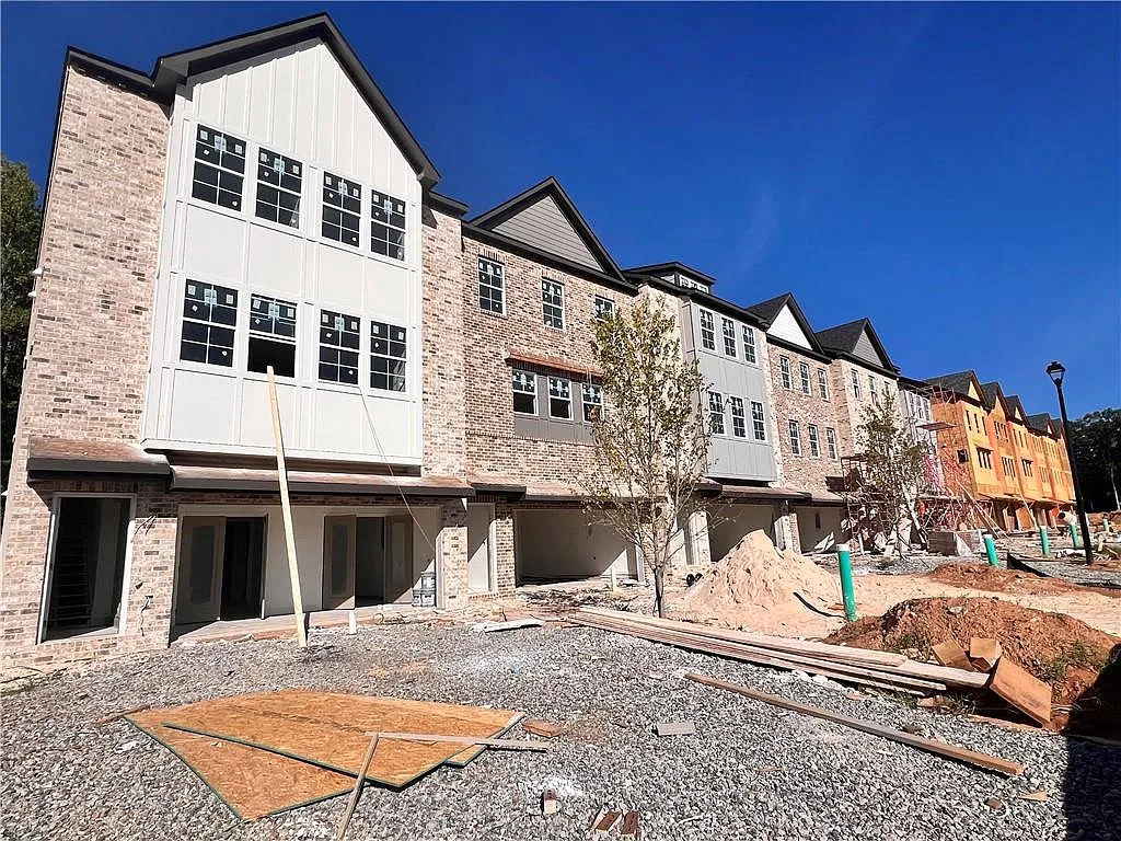 4 bed, 3.5 bath, 2086 sqft, $2,950 — Photo 2