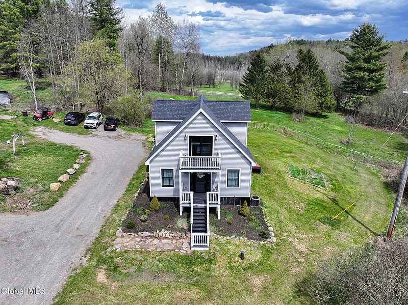 3rd image of 631 Hogback Road