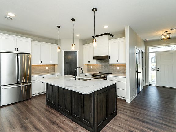 5th image of 158 Sandstone Dr NW