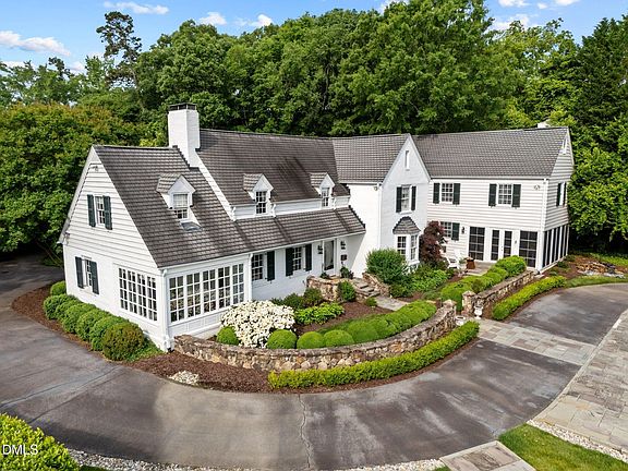 2nd image of 3816 Dover Rd