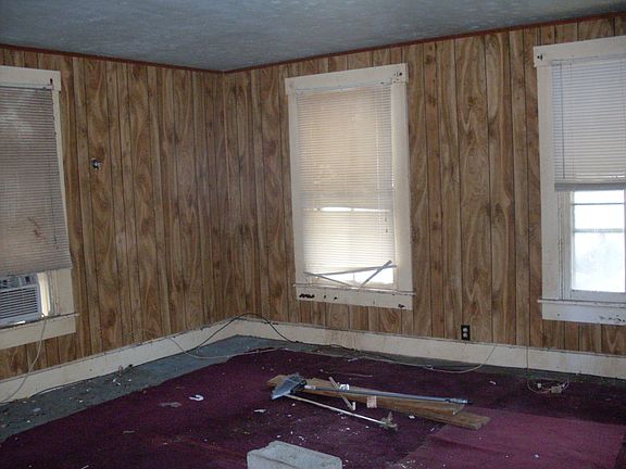2nd floor lg bedroom