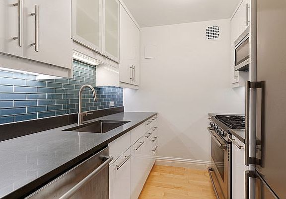 5th image of 155 E 38th St APT 12E