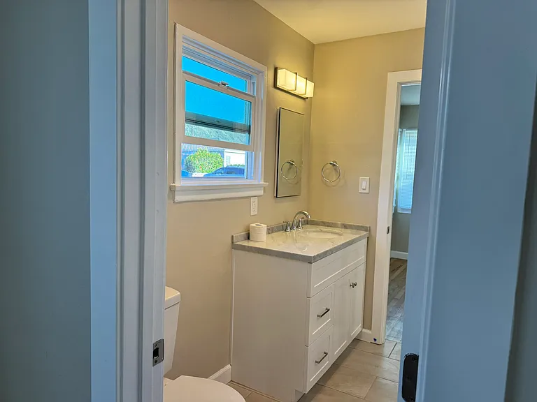 75 W Vince St — Photo 3