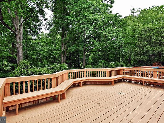 4th image of 10121 Crestberry Pl