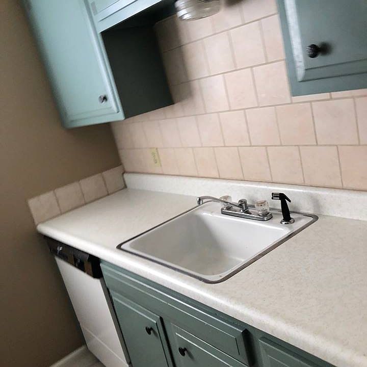 1st image of 1920 W Towanda Ave APT 1