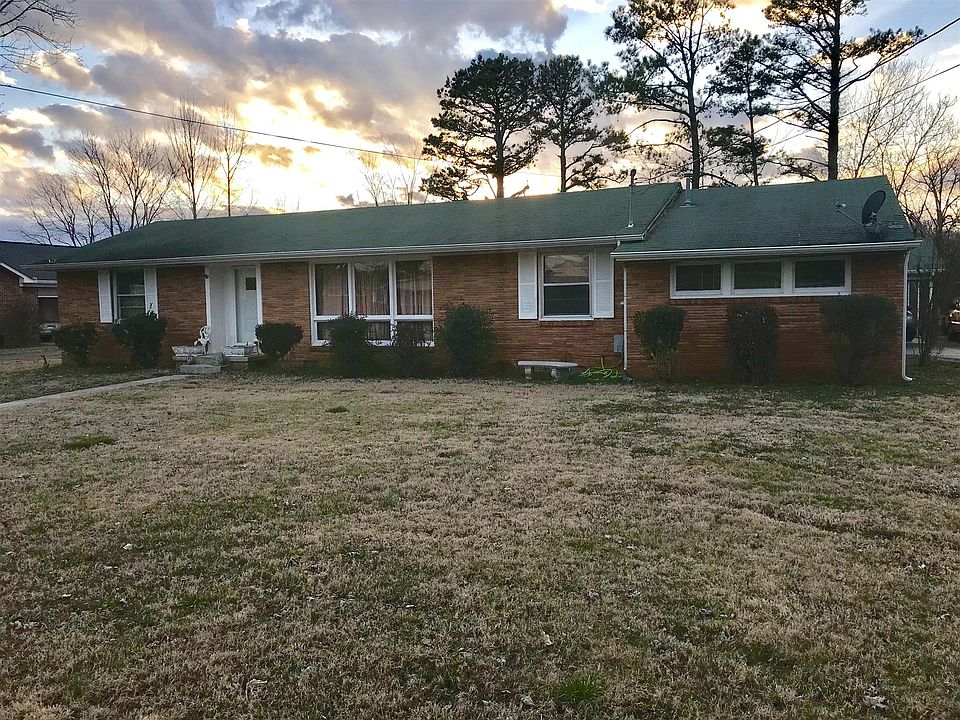 1st image of 107 N Linda Dr