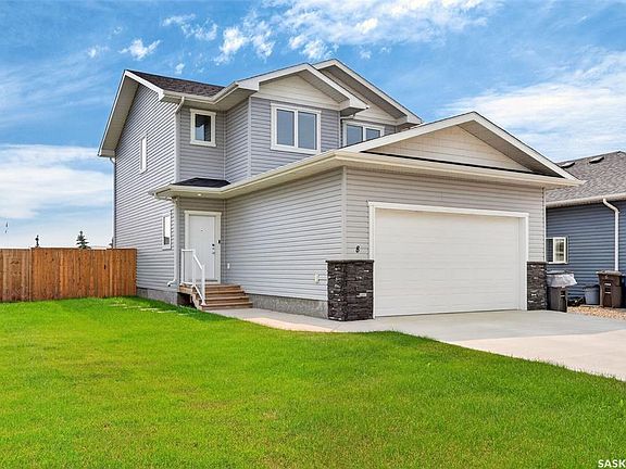 2nd image of 8 Aspen PLACE