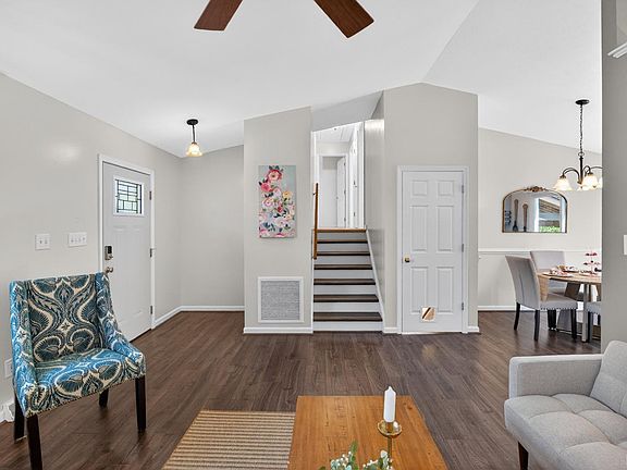 5th image of 282 Shady Oak Dr