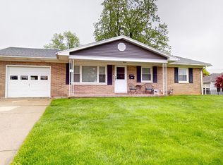 604 Hillcrest Dr, Bellefontaine, OH