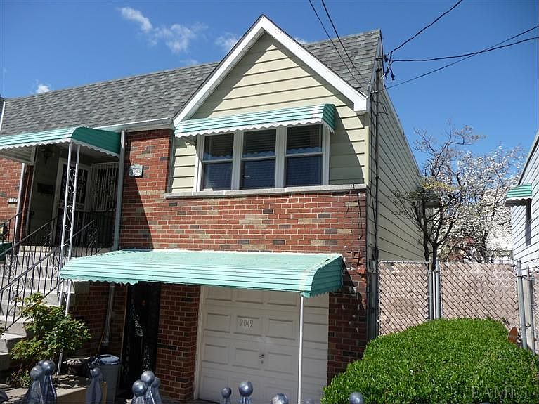 2nd image of 2049 Homer Ave