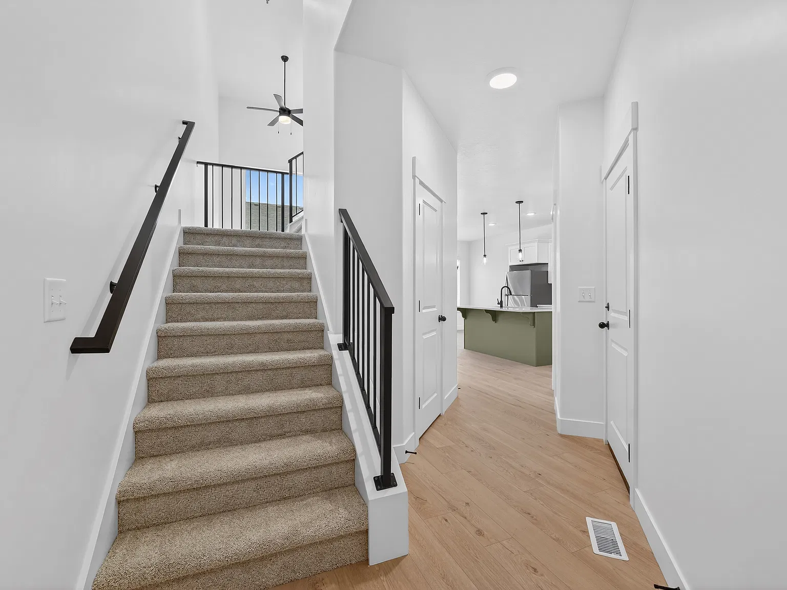 3 bed, 2.5 bath, 2321 sqft, $2,245 — Photo 2